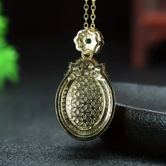 Green Jade & Cubic Zirconia Pendant Necklace - Picture 4 of 5